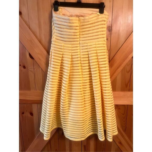New York And Company Sleeveless/ Strapless Yellow Dress Size 2 (3290) - Picture 2 of 4